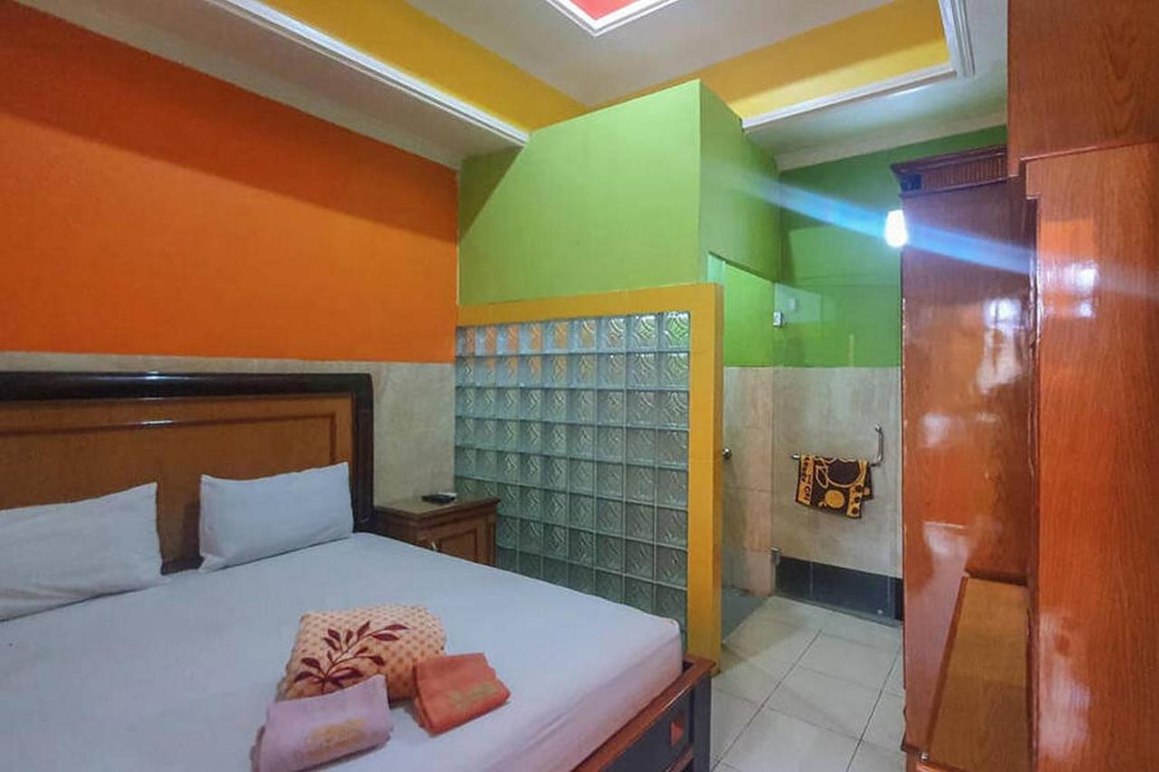 Homestay Gayatri Sawojajar Near Univ Negeri Malang Kampus 2 Mitra Reddoorz Eksteriør bilde